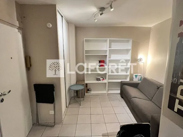 Appartement 1 pièce 14 m² 