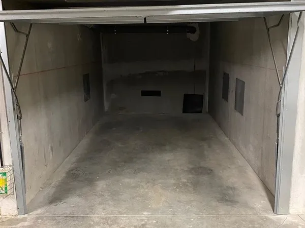 Parking - Garage Location La Tour-de-Salvagny   95€