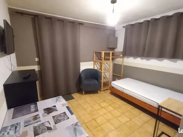 Loue studio meublé 20 KMS de RENNES 