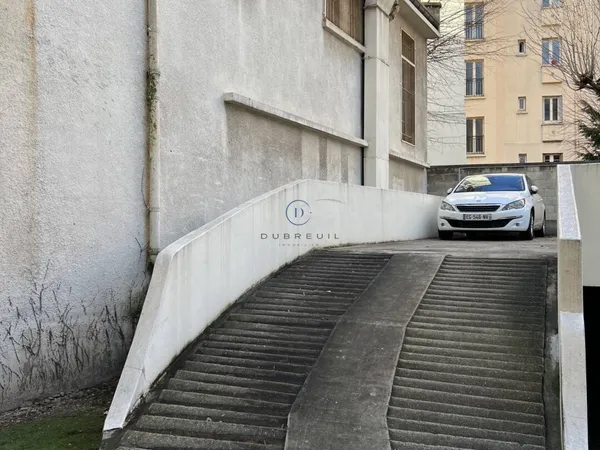 Parking - Garage Location Courbevoie   49€