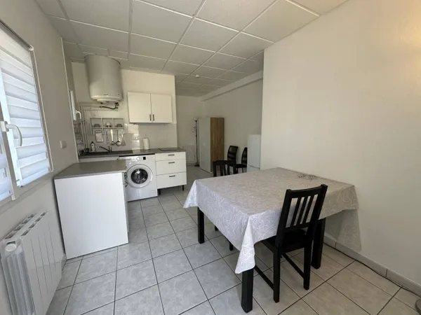 Studio 1 pièce 20 m² 