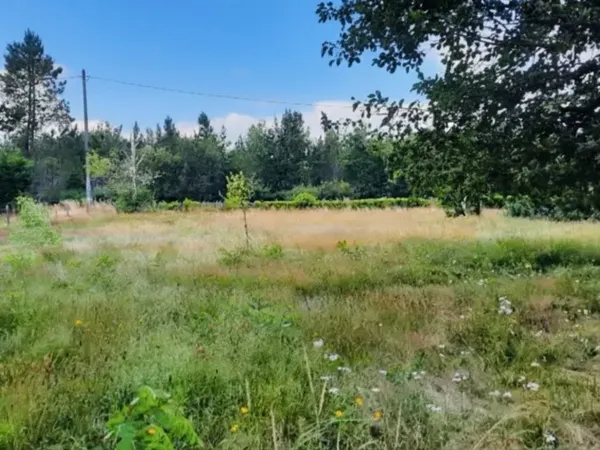 Terrain 696 m² 
