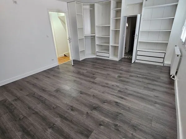 Appartement 67 m², eau et électricité comprise (Zone pavillonnaire) remis à neuf 