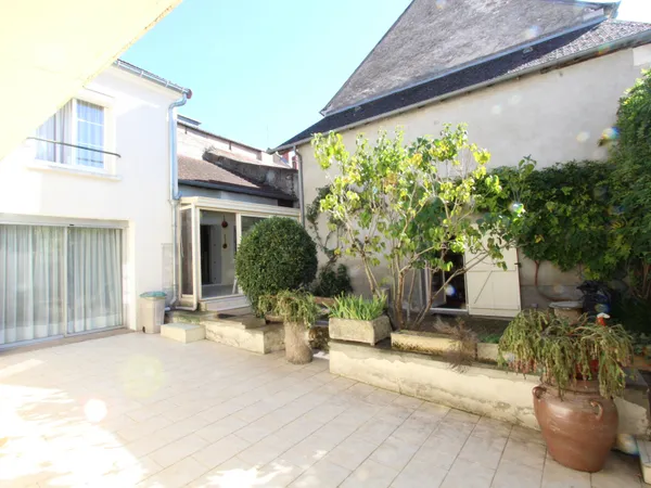 Elégante Maison T7 de 200m2 au coeur de La Charité-sur-Loire 