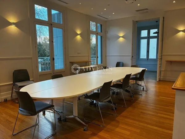 Bureau 82 m² 