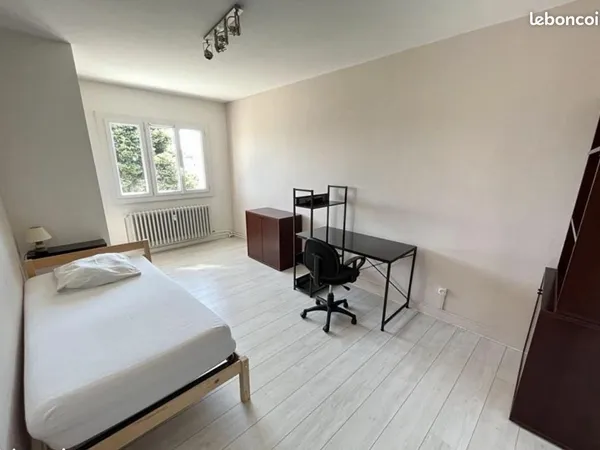 Location étudiante - Chambre d'étudiant à Valence (rue Faventines) 