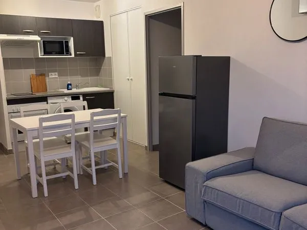 Appartement meublé T2 quartier réveillon 