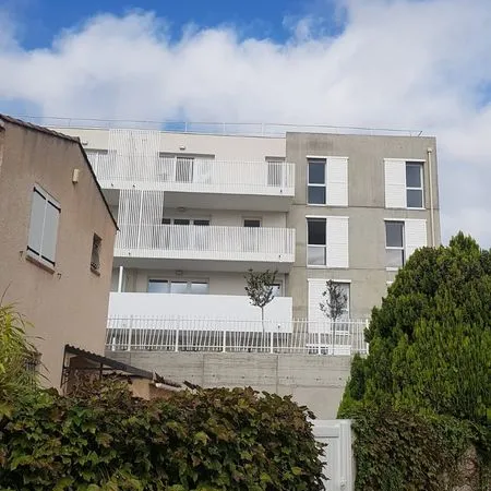 Superbe T4 de 82 m² avec grande terrasse (14m2) + 2 places de parking 