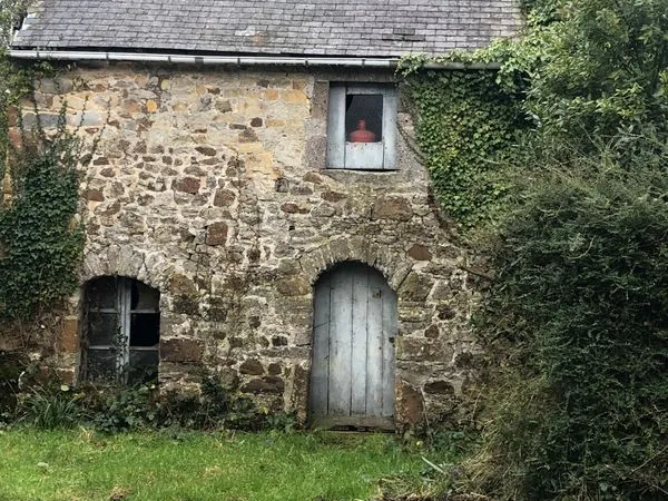 Petite maison à Rénover avec terrain 
