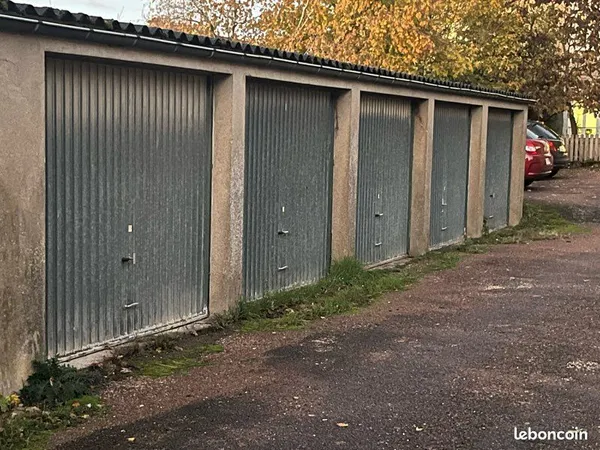 Loue garage rue croix percée 