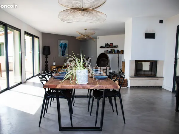 Maison 9 pièces 231 m² 