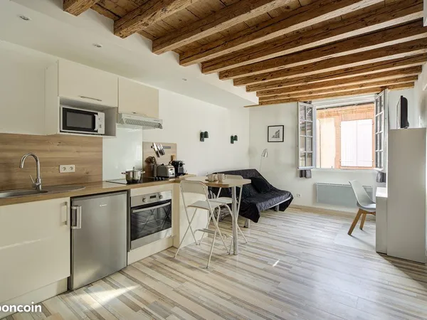 Studio 1 pièce 24 m² 
