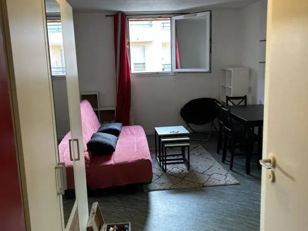 Studio 1 pièce 20 m² 