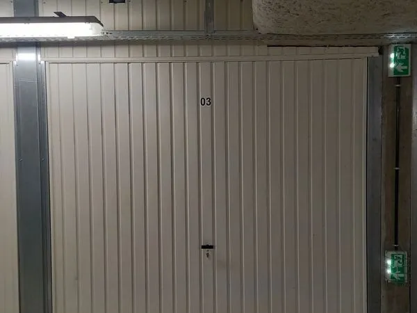 Garage à louer - Villeurbanne Maison-Neuve 