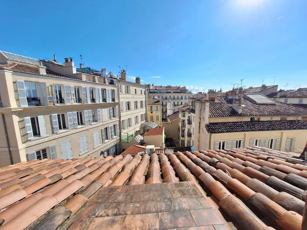 Studio 1 pièce 33 m² 