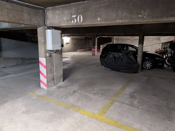 Parking 11 m² 