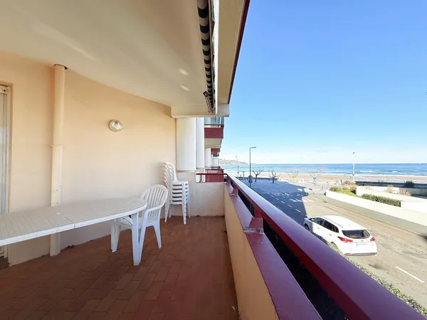 BEAU 3 PIECES HENDAYE PLAGE AVEC TERRASSE ET PARKING 