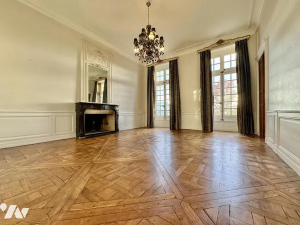 Appartement 4 pièces 147 m² 