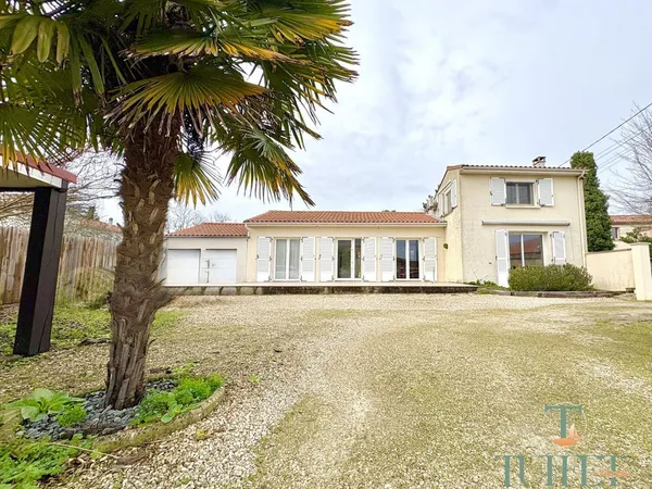 Propriété 6 pièces 187 m² 