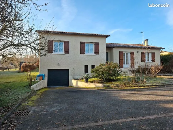 Maison 140m² semi-entérée sur sous sol 120m² 