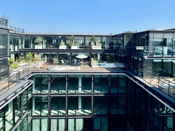 Bureaux 960 m² 
