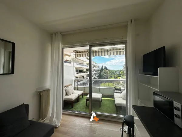 Appartement 1 pièce 14 m² 