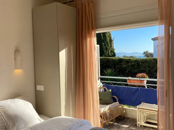 Cap d'Antibes, vue mer, plages, calme absolu - 2 pièces 