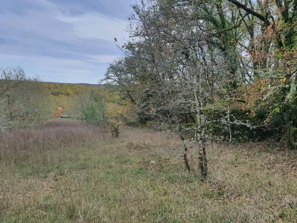Superbe terrain de 4400m² à 15 minutes Cahors Est 