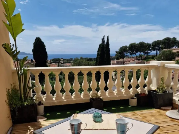 Loue Studio VUE MER, Grande Terrasse Plein Sud, Mezzanine, Belle Hauteur de Plafond, Parking, 
