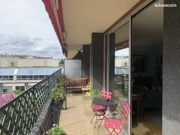 Bel appartement familial traversant 