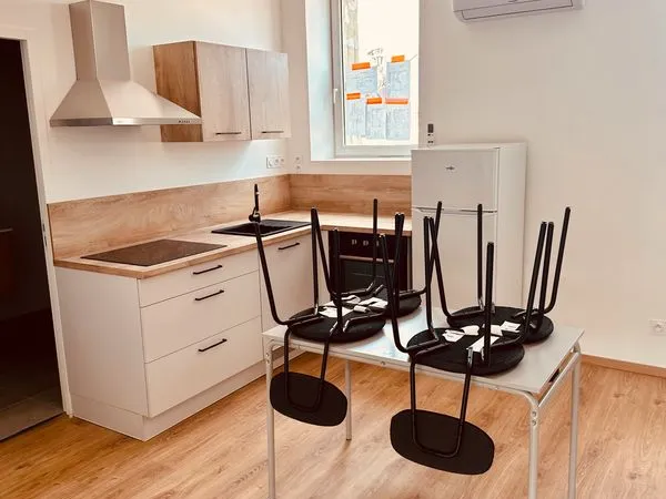 T2 Climatisé Refait à Neuf - hyper centre 