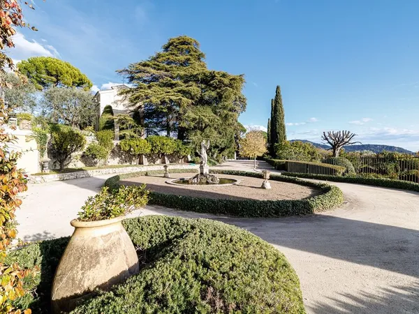 Maison individuelle 30 pièces 1078 m² 