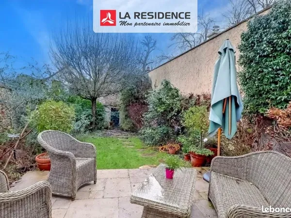 Propriété 7 pièces 200 m² 