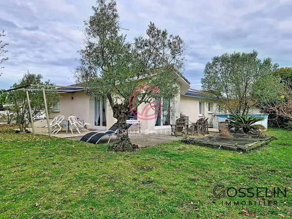 Maison de plain-pied 5 pièces 135 m² 