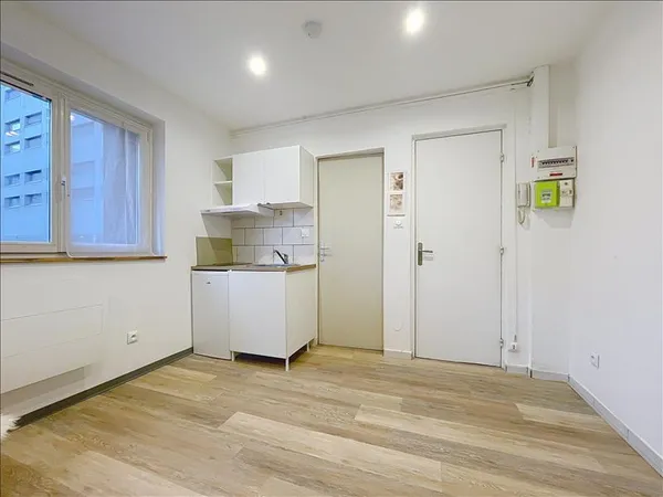 Appartement - RDC - 13 m2 - 1 pièce - Non meublé 