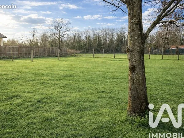 Terrain 1046 m² Saint-Bonnet-de-Mure 