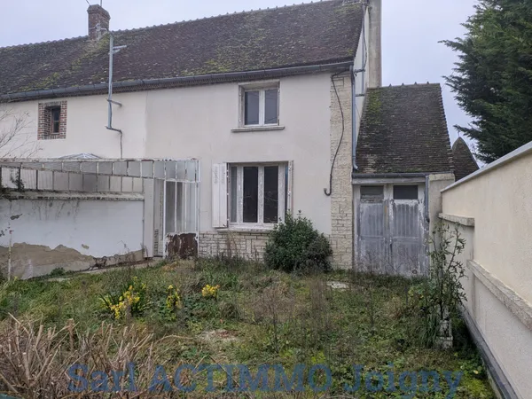 Maison de village située entre Aillant sur Tholon et Joigny 