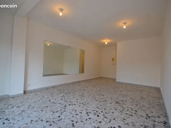 Local commercial 26 m² centre Vallauris 06220 