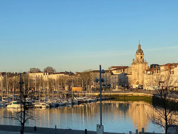 Vends appartement de 240m² avec vue sur le Vieux port de La Rochelle 