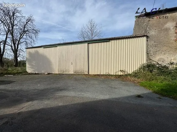 Box de stockage 137 m² 