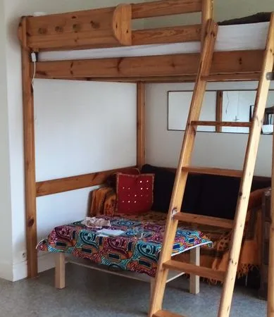 Location Paris, Studio meublé, 27 M², 830 euros TTC 