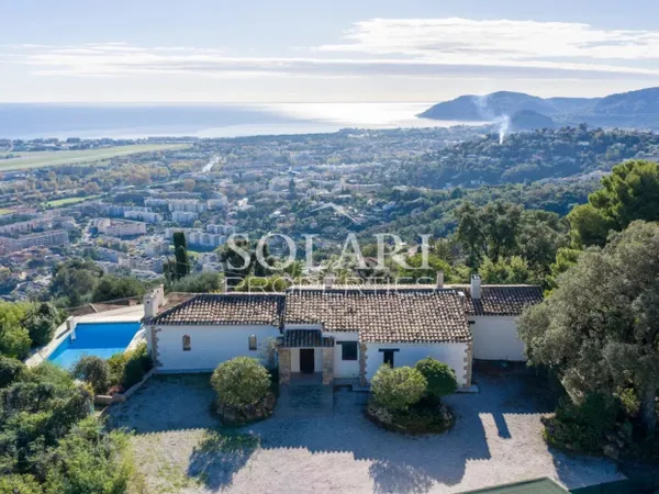 Villa avec piscine et vue panoramique sur la baie de Cannes 