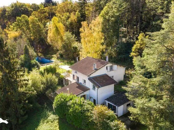 Maison 7 pièces 252 m² 