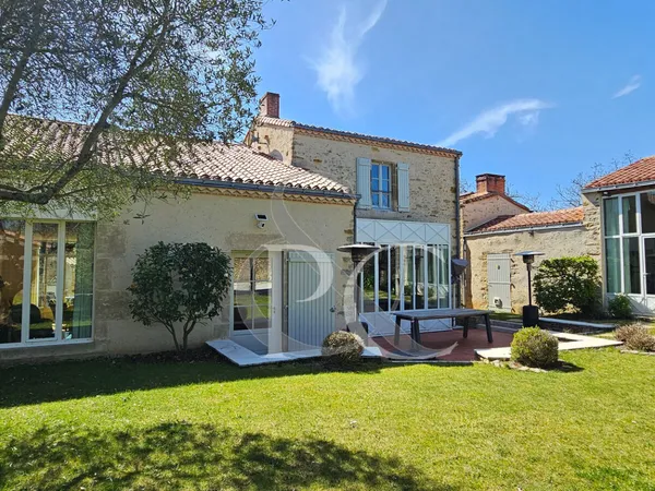 Maison 10 pièces 307 m² 