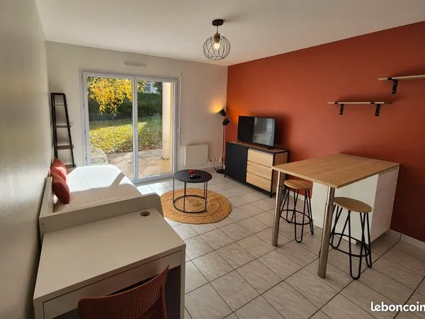 Studio avec terrasse et parking 