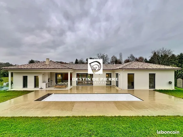 Villa 6 pièces 219 m² 