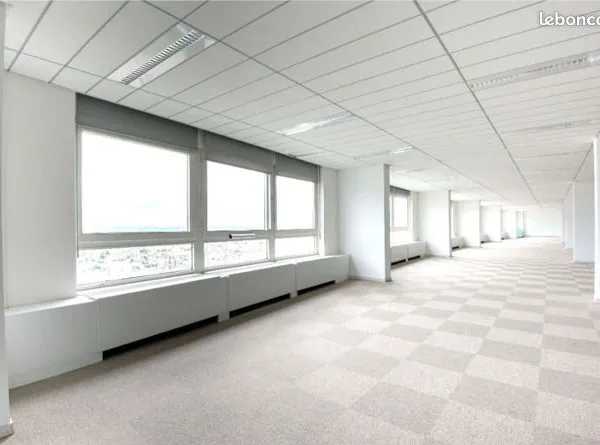 Bureaux 3 301 m² 