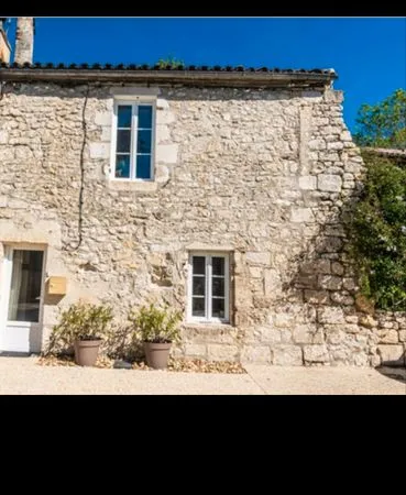 Maison de village en pierre 