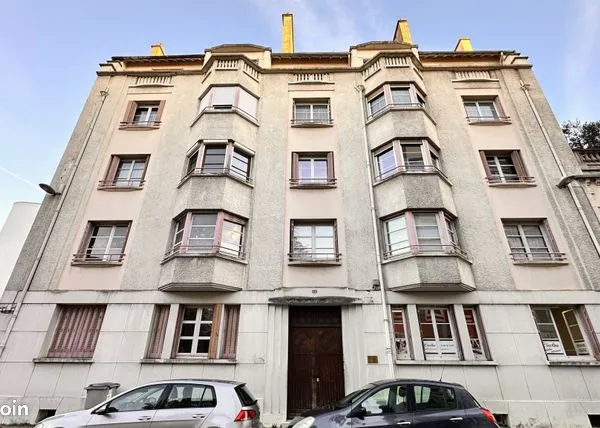 Bureaux 67 m² 