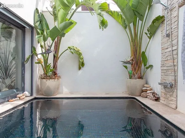 À louer - Maison de ville avec piscine - Marseille 7e 